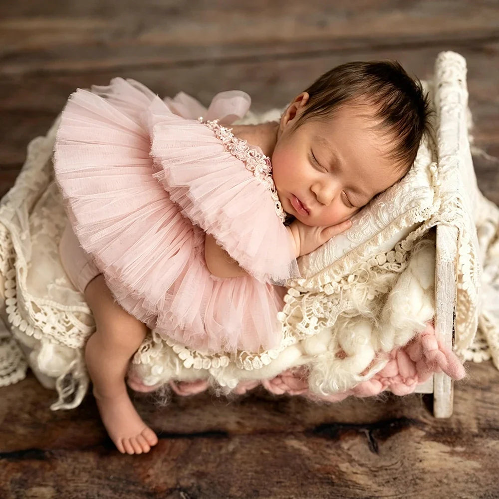 Newborn Photography Props Floral Cotton Romper Vintage Baby Outfit Infant Photoshoot Clothes Studio Posing Ruffle Bodysuit