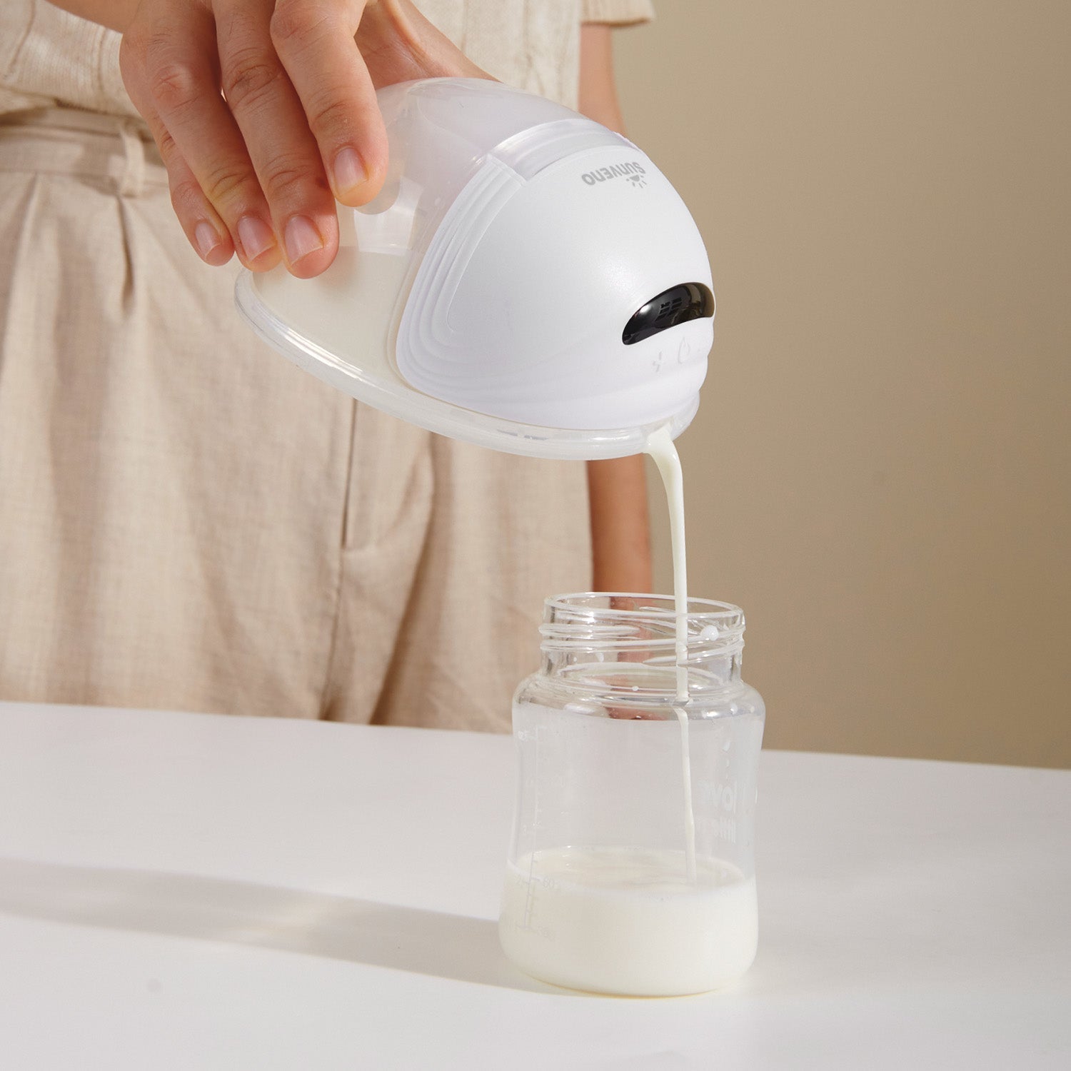 SUNVENO Hands-Free Wearable Electric Breast Pump Set